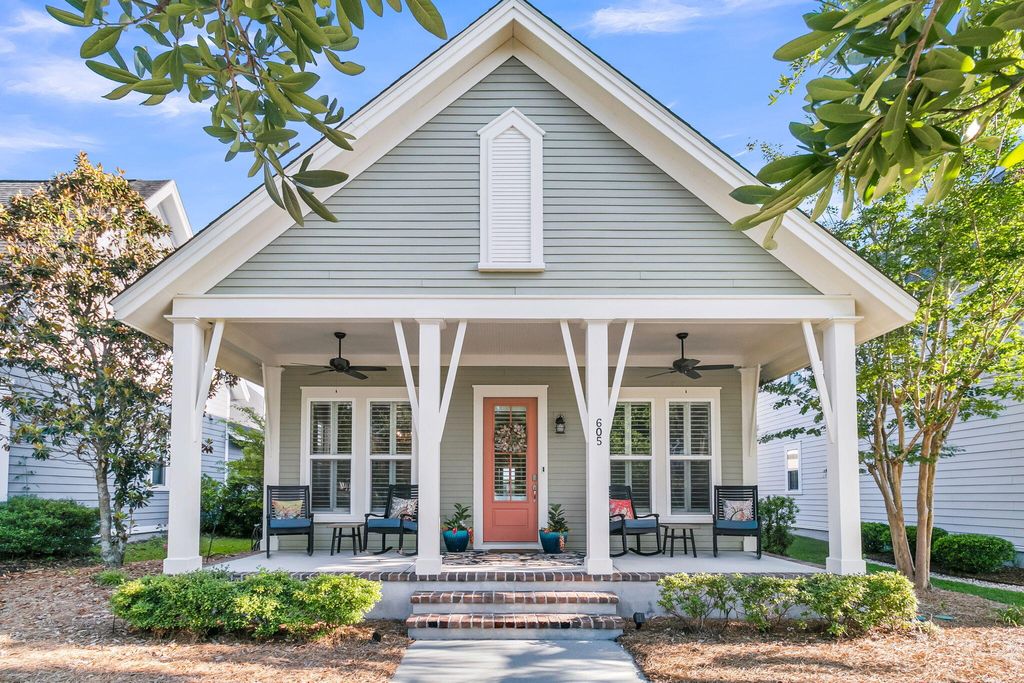 Photo of 605 Long Meadow Street, Summerville, SC 29483 (MLS # 26014569)