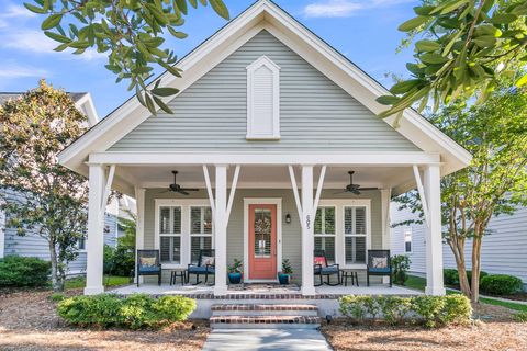 Photo of 605 Long Meadow Street, Summerville, SC 29483 (MLS # 26014569)