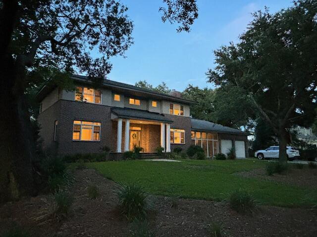 652 E Hobcaw Drive