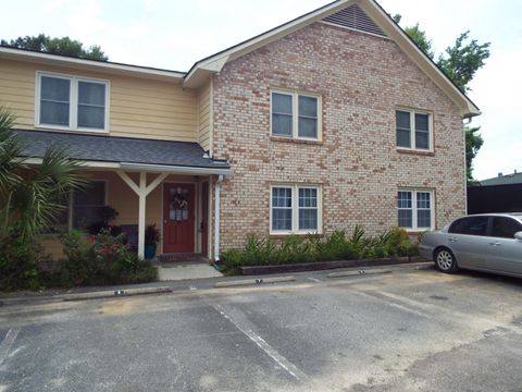 A home in North Charleston