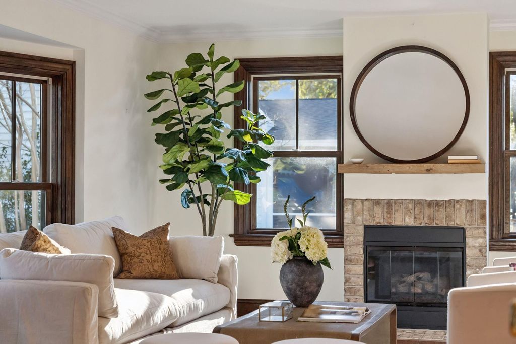 Photo of 980 Fort Sumter Drive, Charleston, SC 29412 (MLS # 25032645)