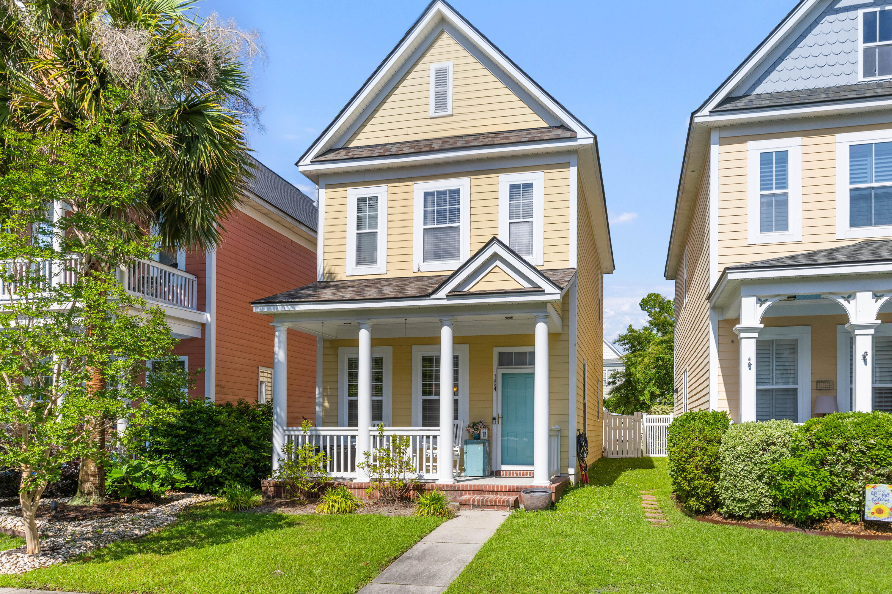 104 Hyacinth Street