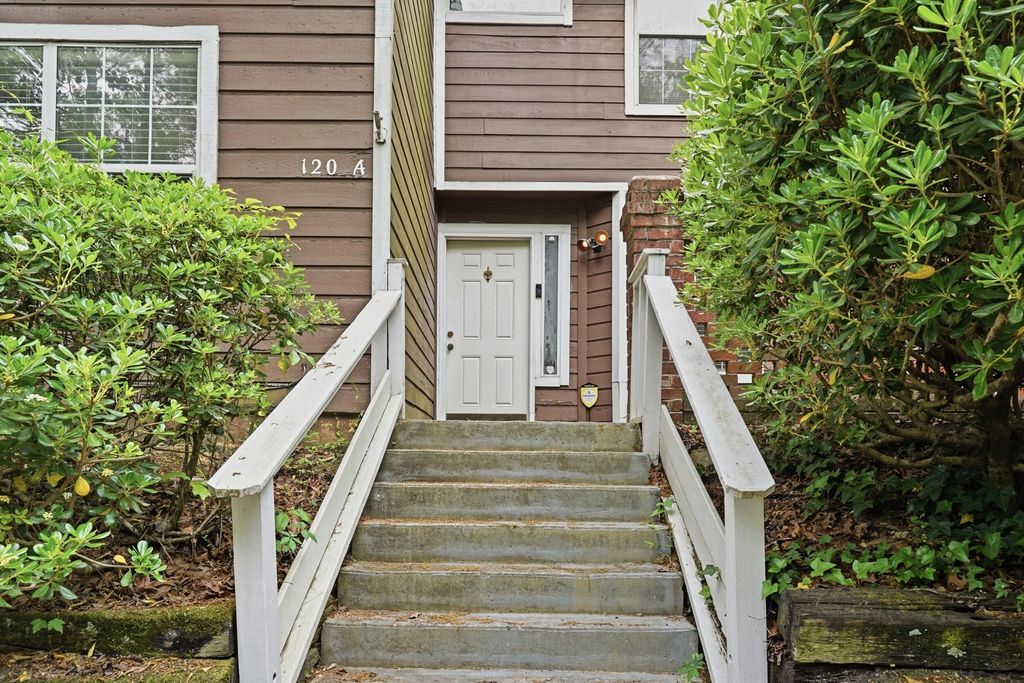 Photo of 120 Luden Drive #Apt A, Summerville, SC 29483 (MLS # 26010084)