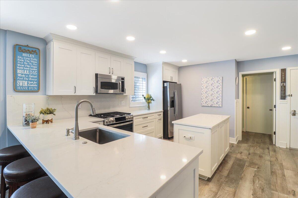 6800 Palmetto Drive 64