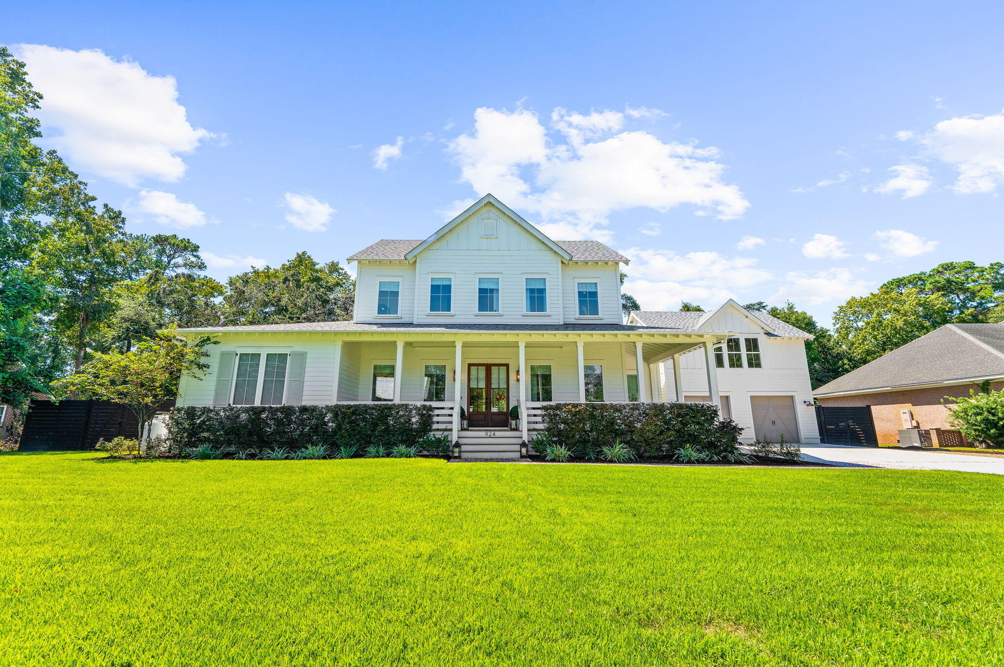 924 Lakeview Drive
