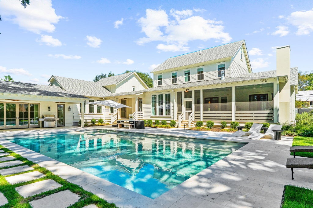 Photo of 924 Lakeview Drive, Mount Pleasant, SC 29464 (MLS # 26028380)