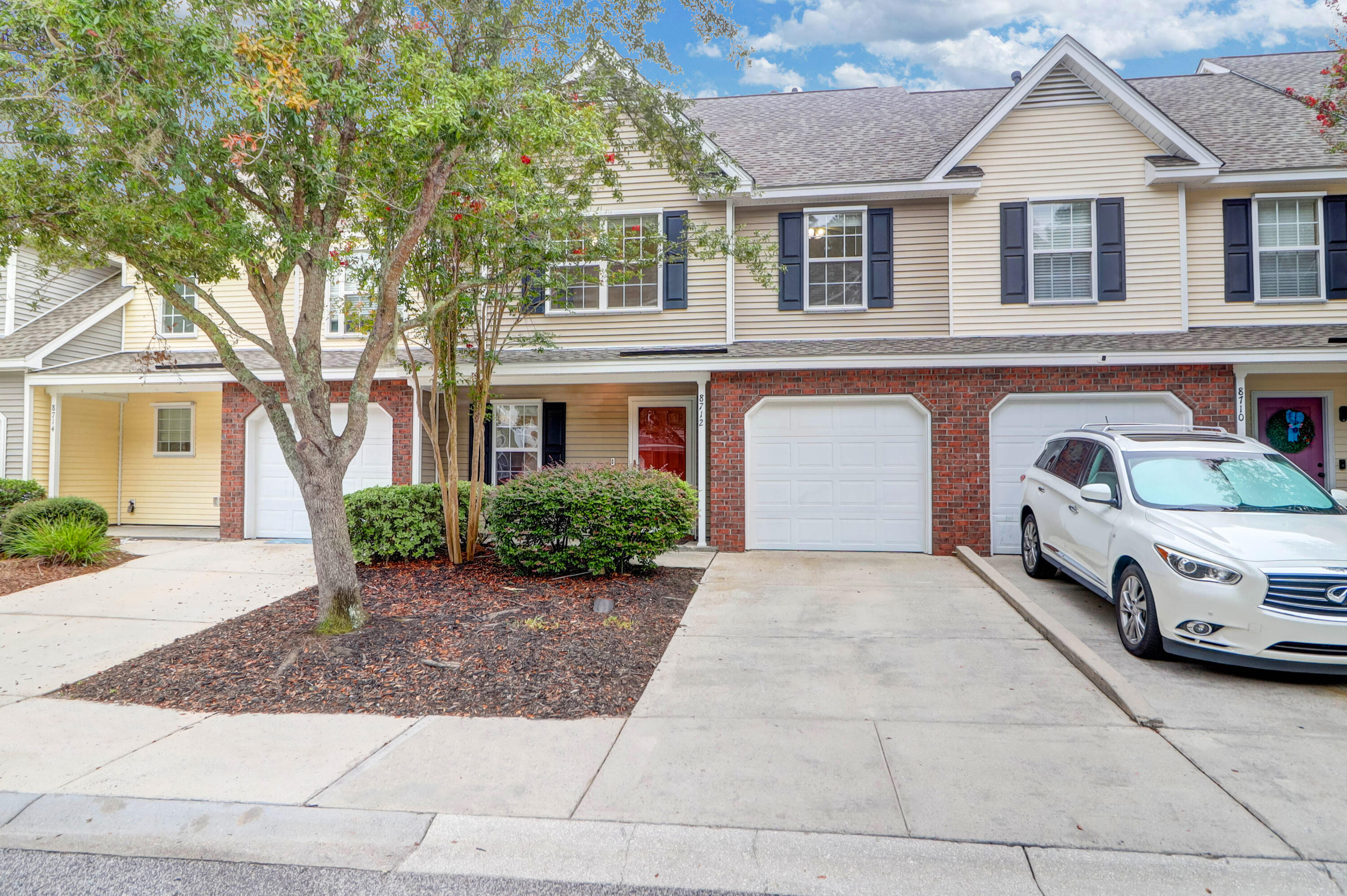 8712 Grassy Oak Trail