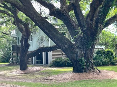 A home in McClellanville