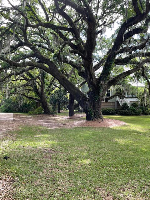 A home in McClellanville