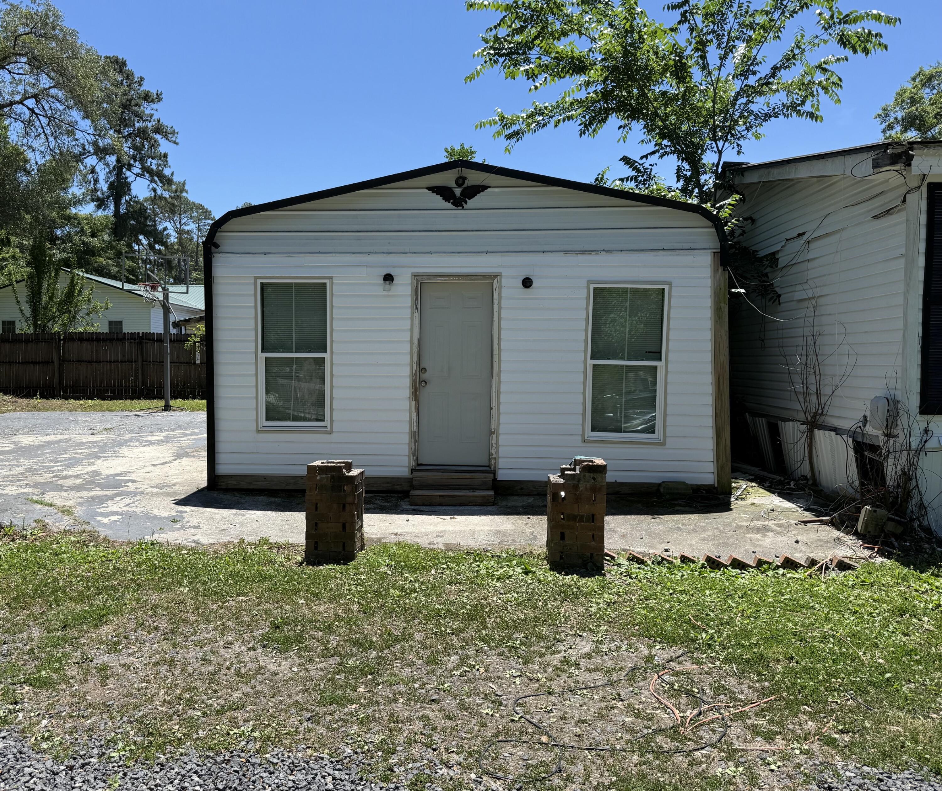 6123 Brown Way