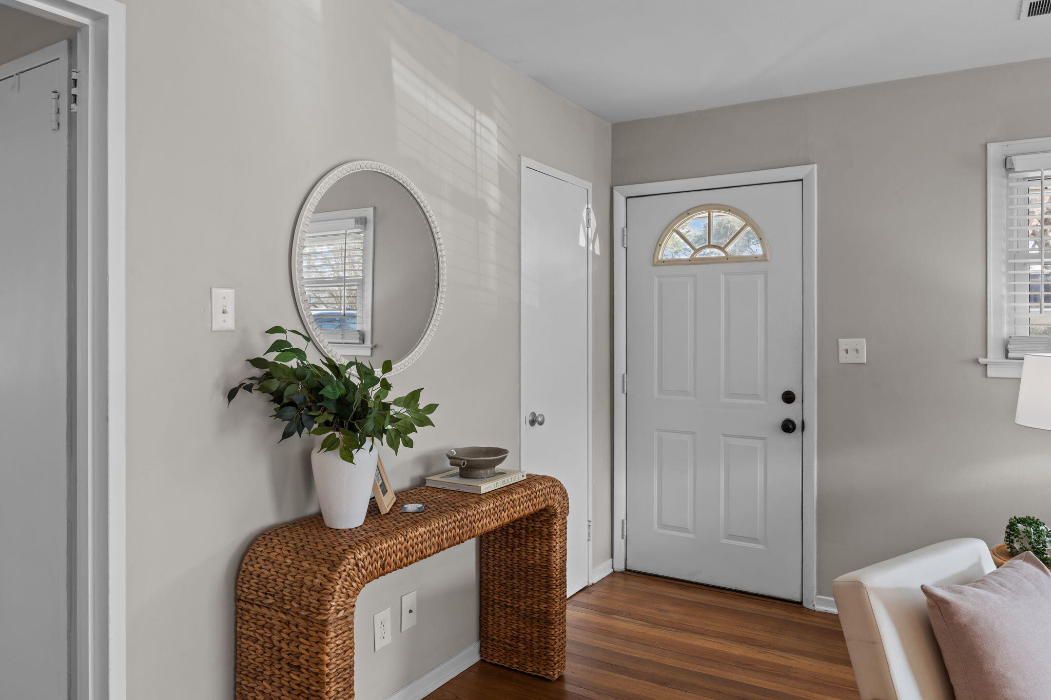 1214 Hawthorne Circle