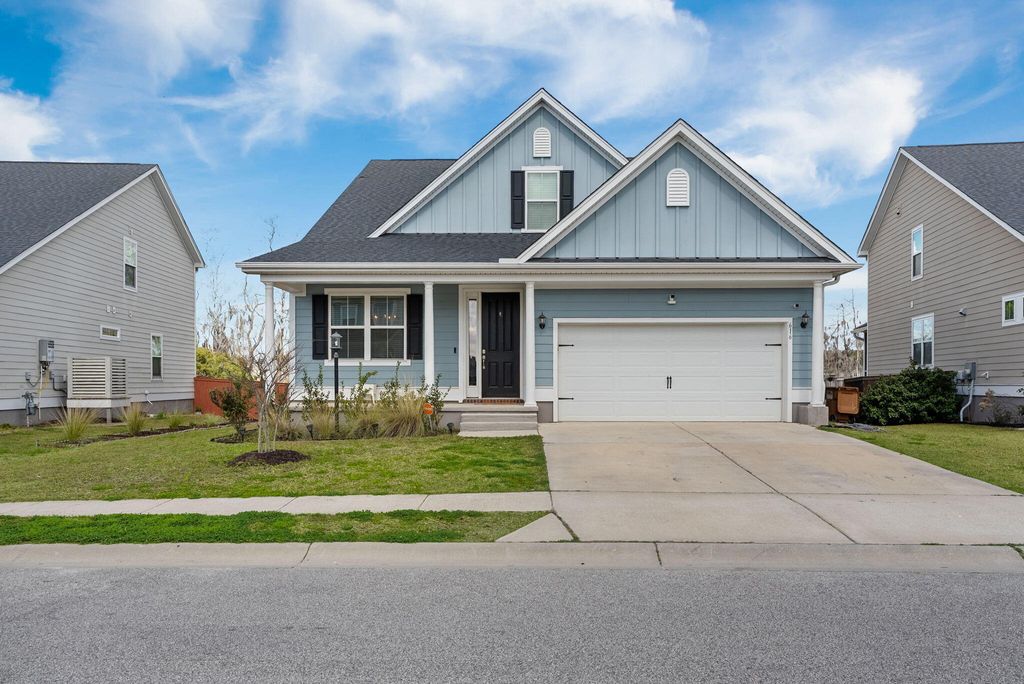 Photo of 616 Black Pine Road, Moncks Corner, SC 29461 (MLS # 26011243)