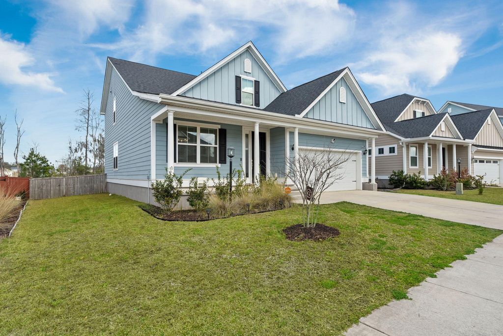 Photo of 616 Black Pine Road, Moncks Corner, SC 29461 (MLS # 26011243)