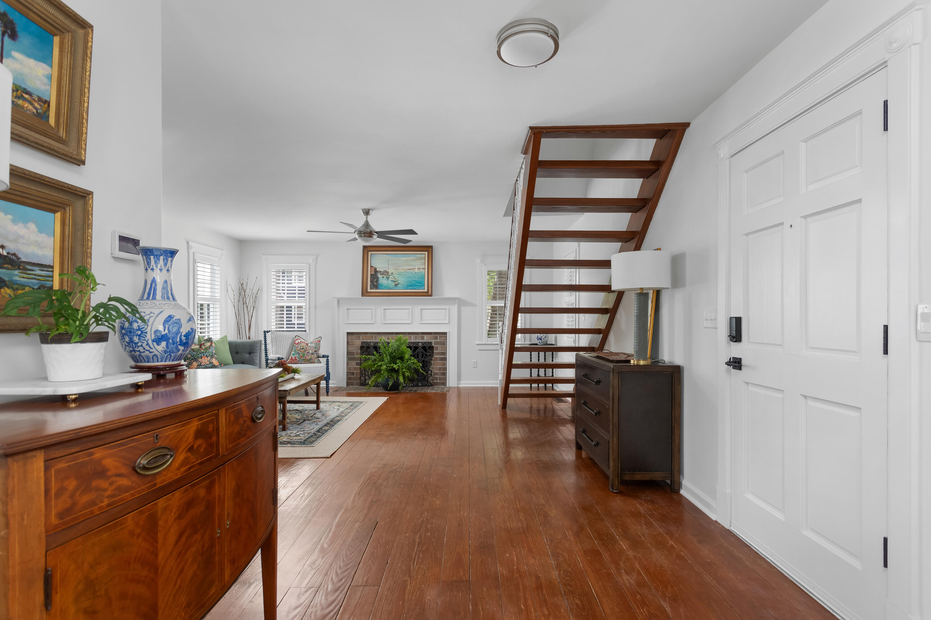 1514 Village Square