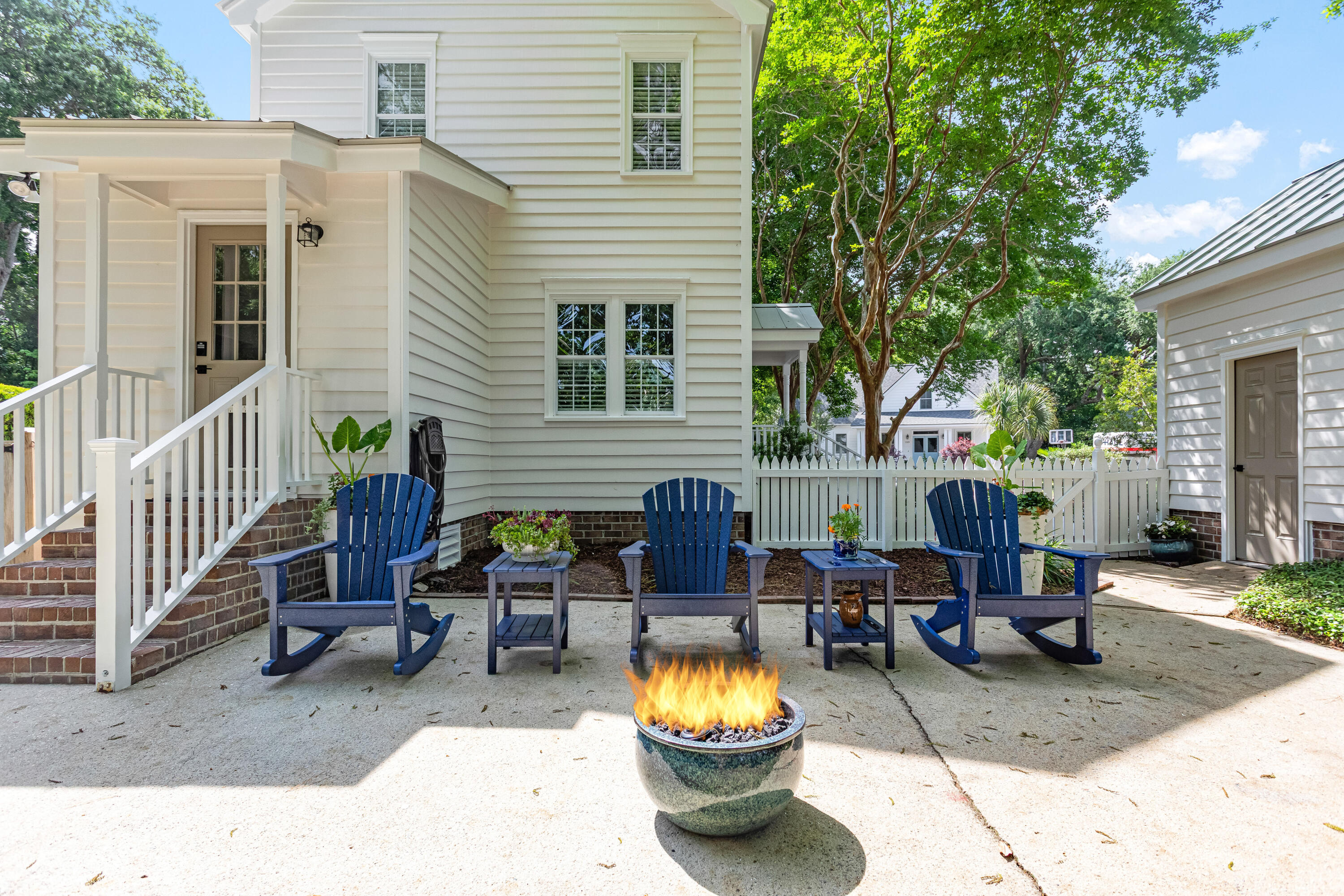 1514 Village Square