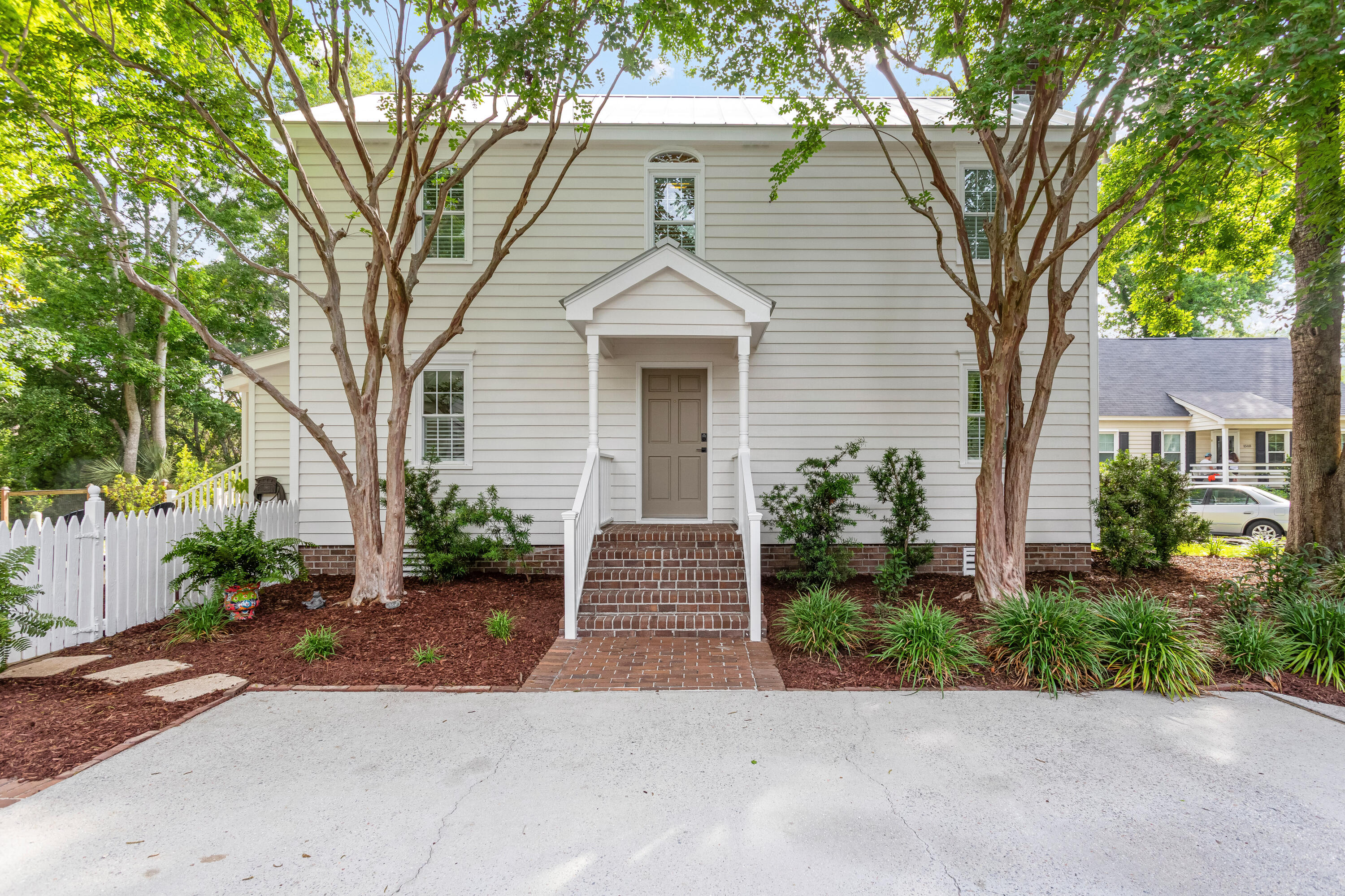 1514 Village Square