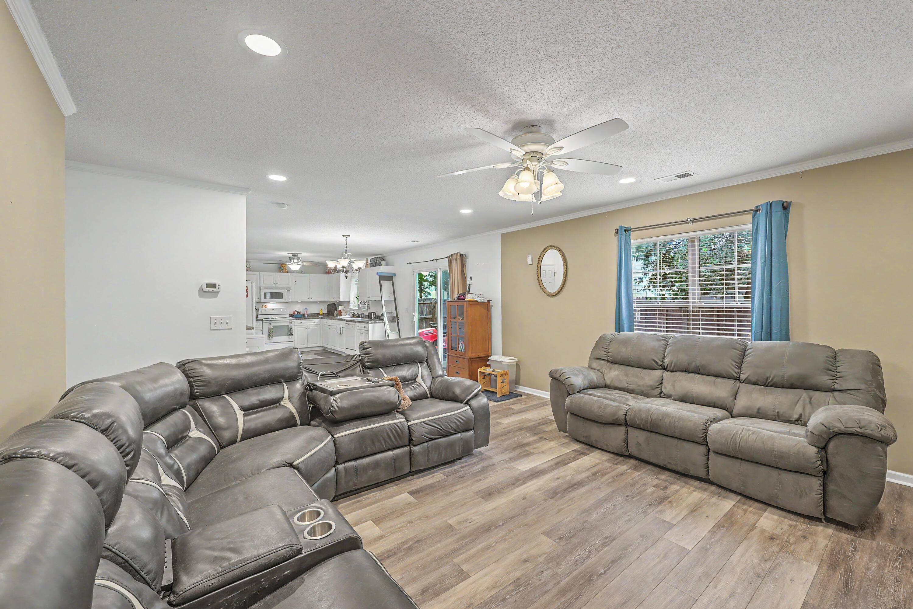 8047 Old London Road