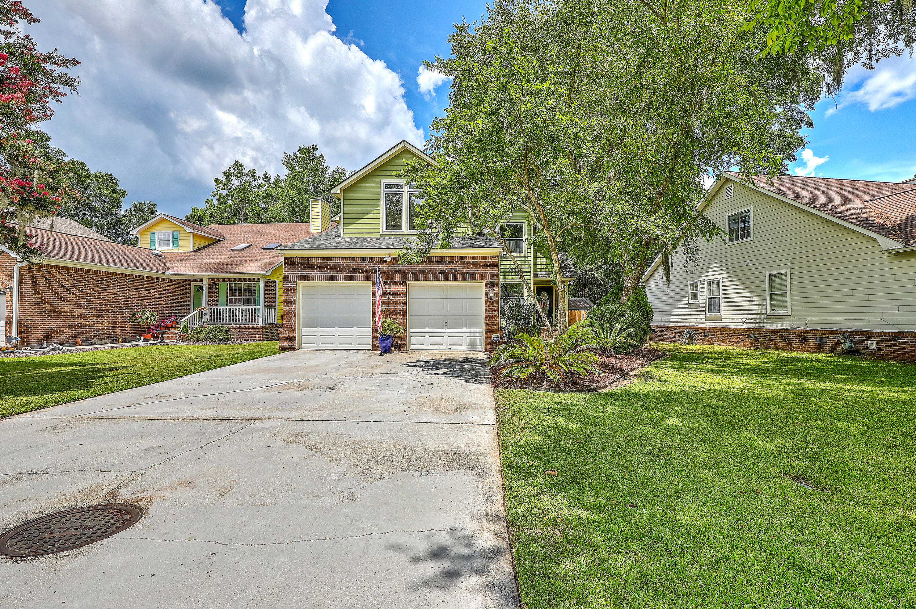 6 Roslyn Drive