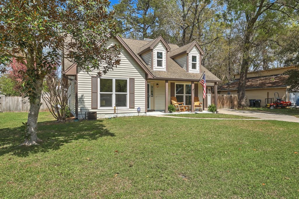 Photo of 206 Jasmine Drive, Summerville, SC 29483 (MLS # 26008275)