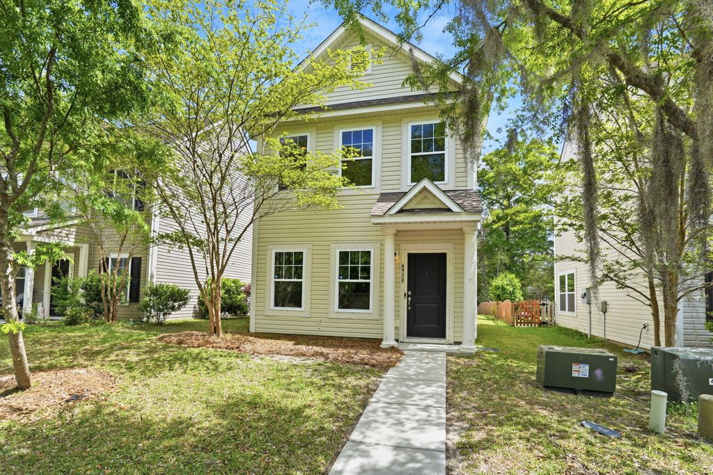 Photo of 4938 Ballantine Drive, Summerville, SC 29485 (MLS # 26009237)