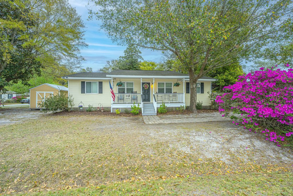 Photo of 1240 Camelia Road, Charleston, SC 29407 (MLS # 26009578)