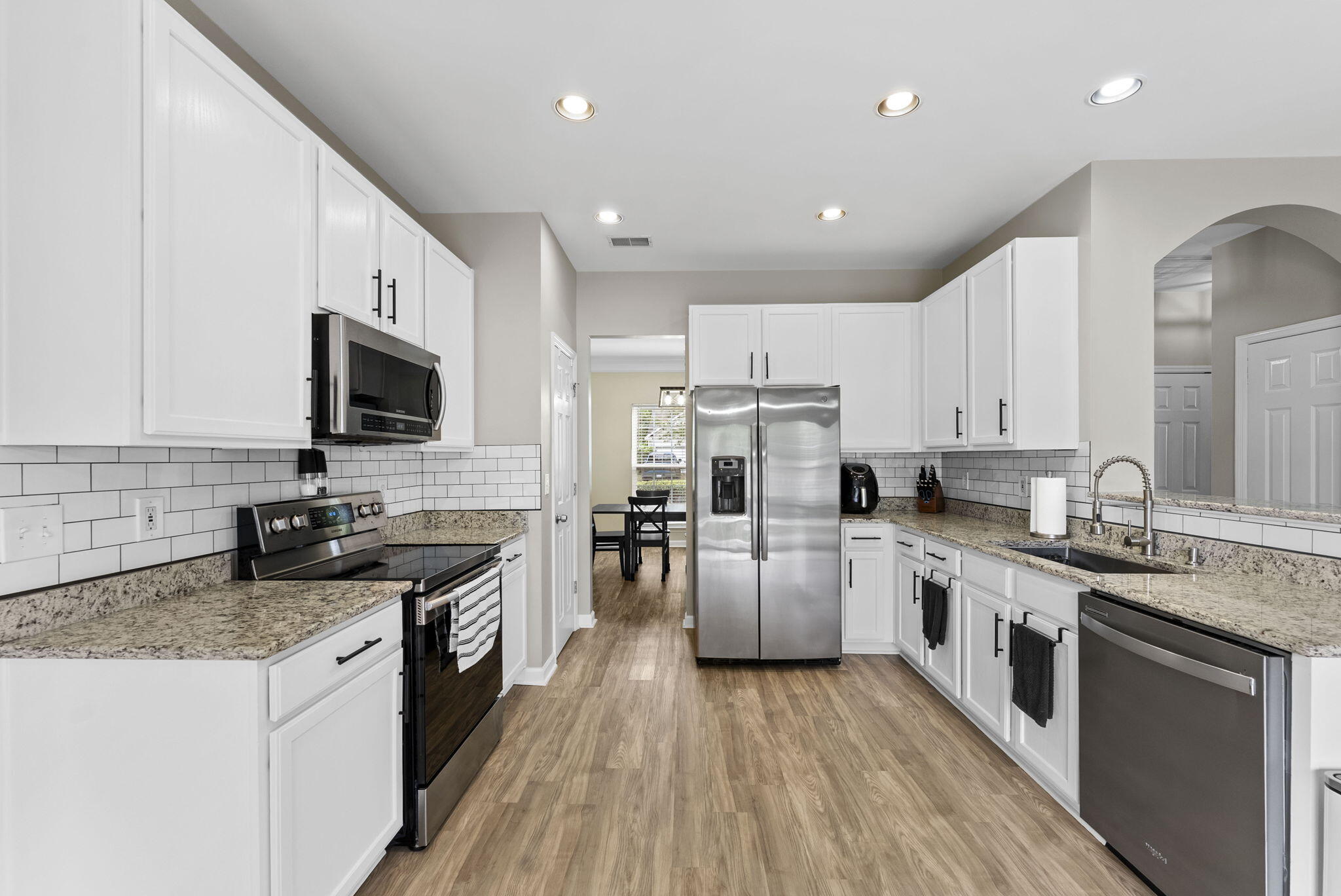 109 Hollytree Circle