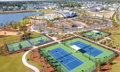 Photo of 215 Citrus Drive, Summerville, SC 29486 (MLS # 26008940)