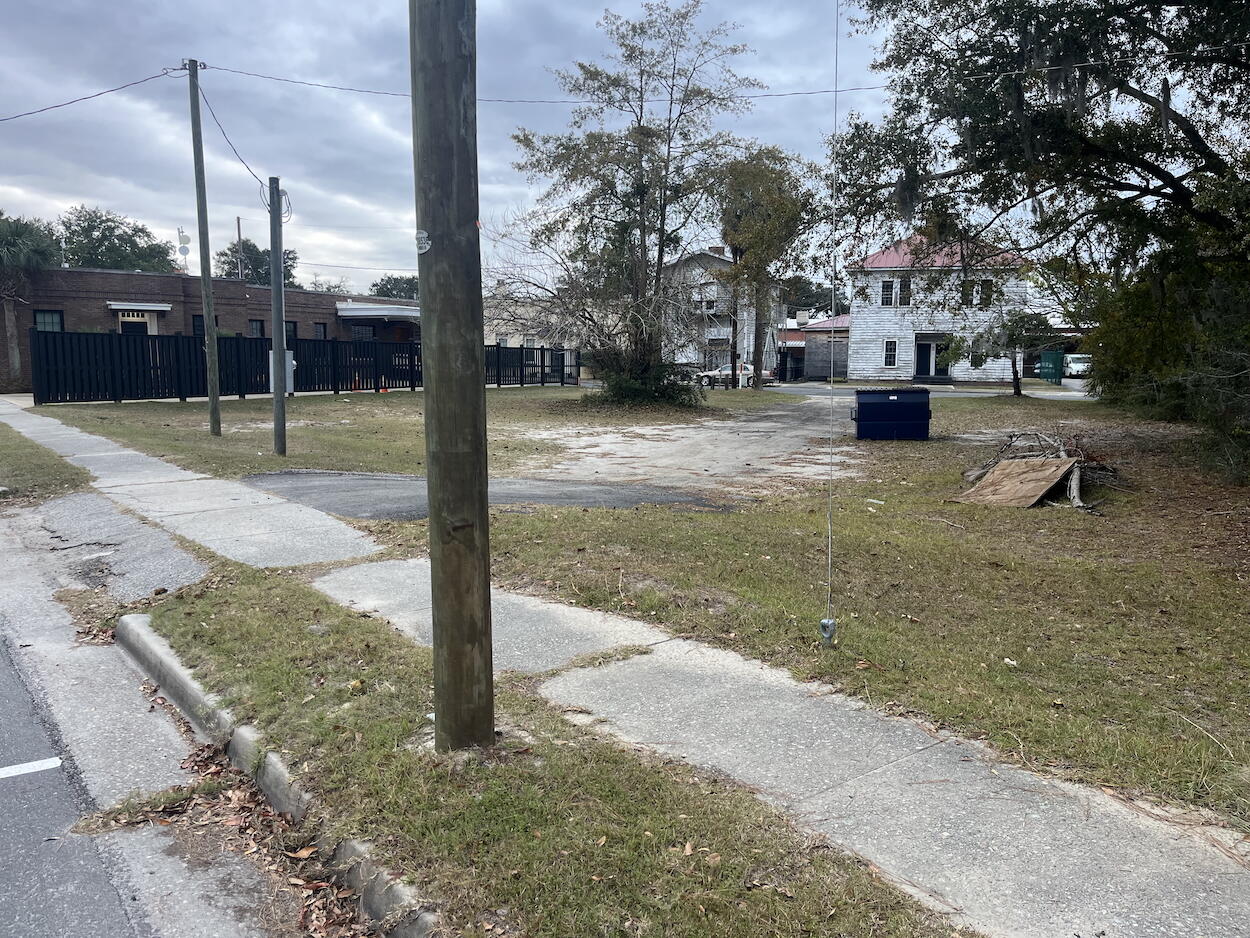 00 E Washington Street