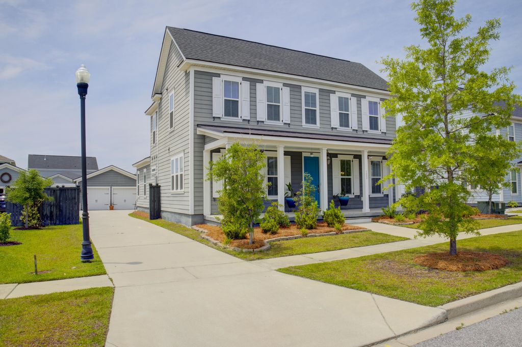 Photo of 123 Hewitt Street, Summerville, SC 29486 (MLS # 26014530)