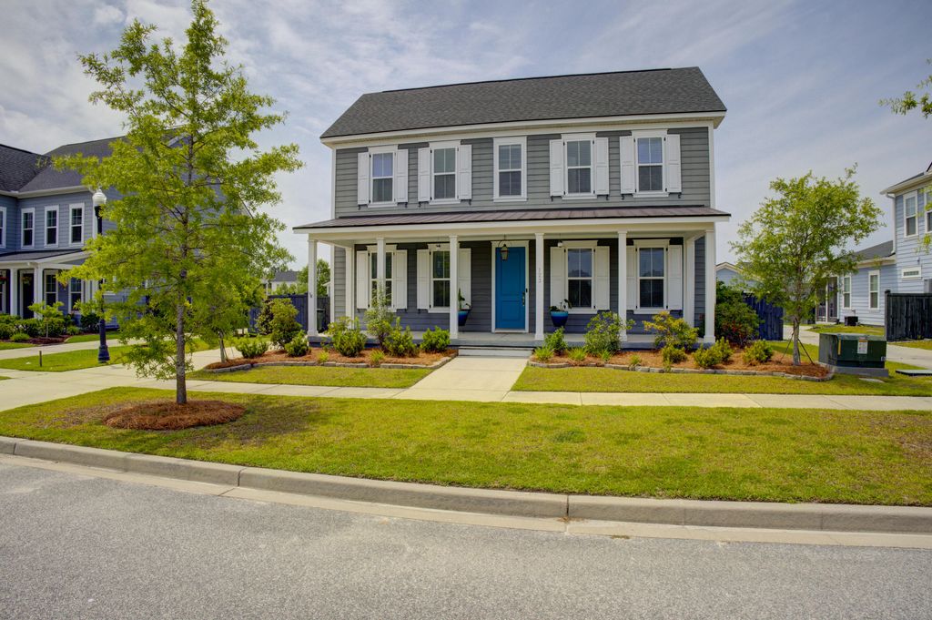 Photo of 123 Hewitt Street, Summerville, SC 29486 (MLS # 26014530)