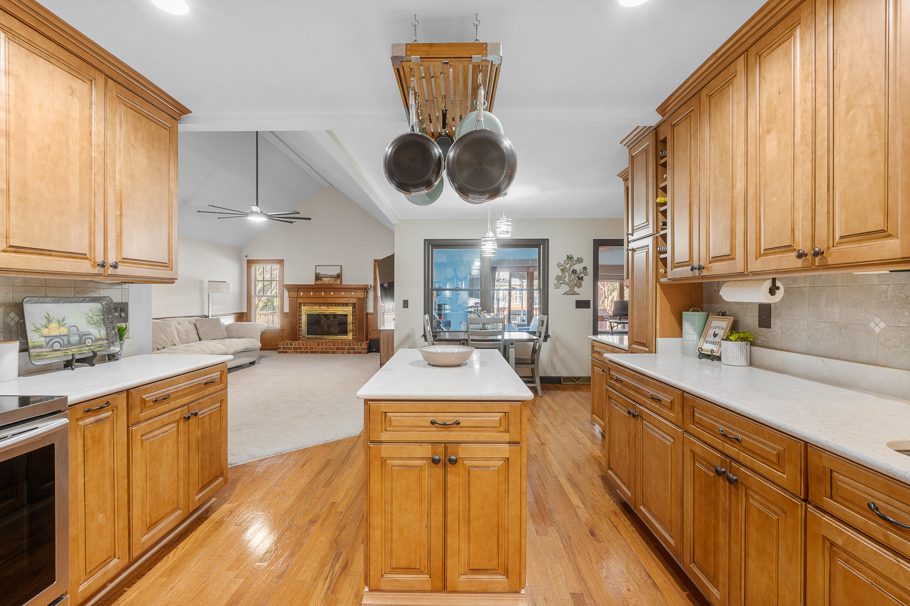 406 King Charles Circle