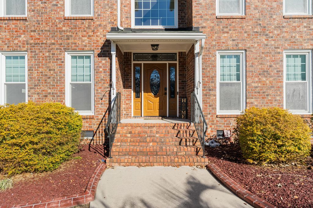 Photo of 406 King Charles Circle, Summerville, SC 29485 (MLS # 26017297)
