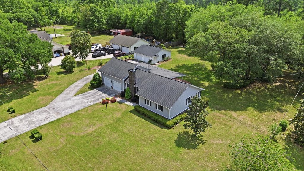 Photo of 339 Dutch Lane, Summerville, SC 29486 (MLS # 26011874)