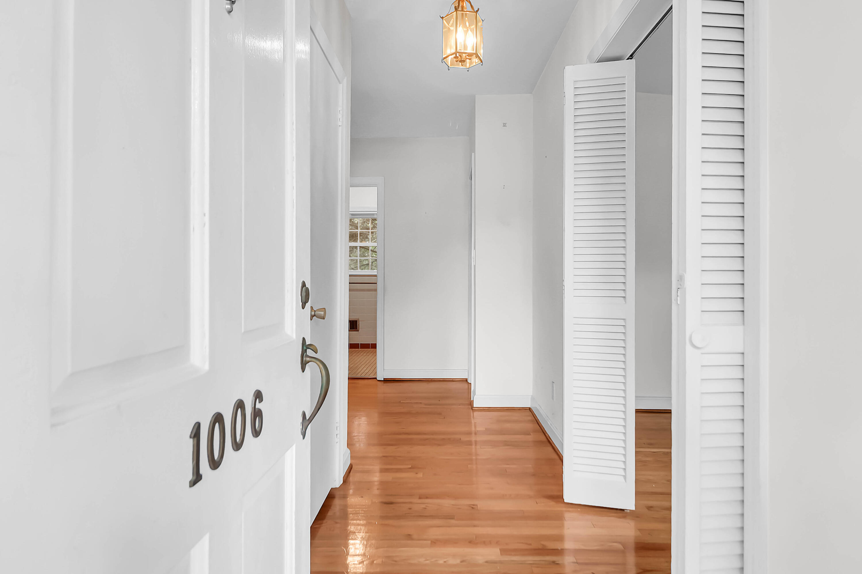 1006 Lakeview Drive