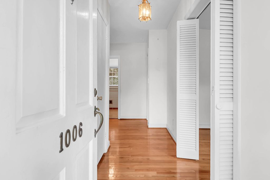 Photo of 1006 Lakeview Drive, Mount Pleasant, SC 29464 (MLS # 25021901)