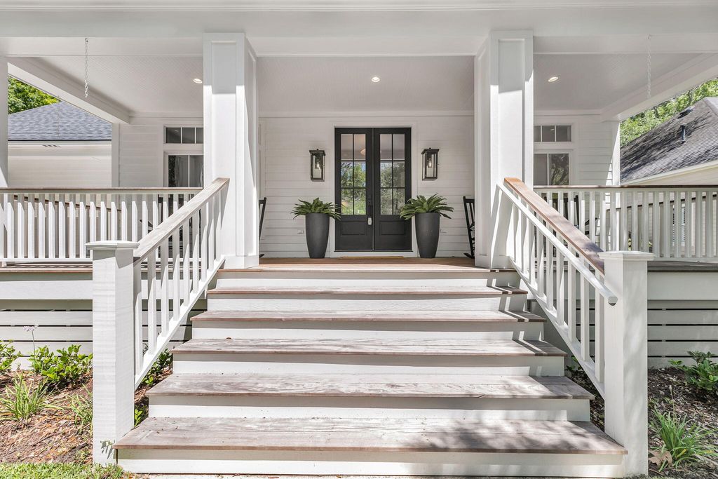 Photo of 118 Scott Street, Charleston, SC 29492 (MLS # 26013142)