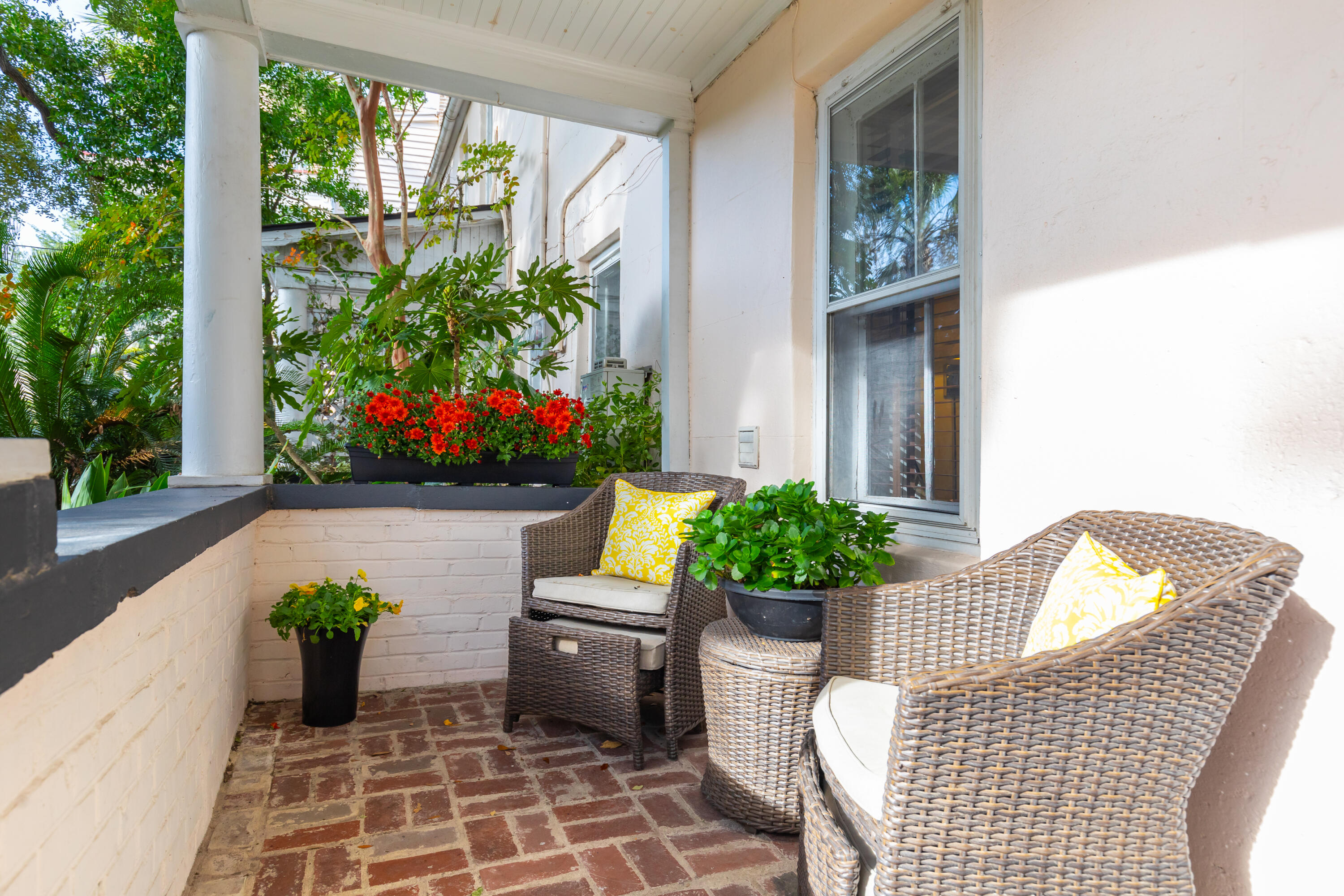 55 Hasell Street E