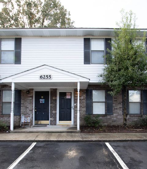 A home in North Charleston