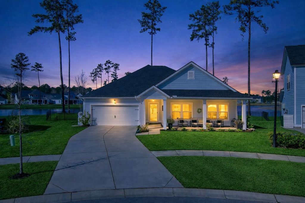 Photo of 720 Newbury Street, Summerville, SC 29486 (MLS # 26004387)