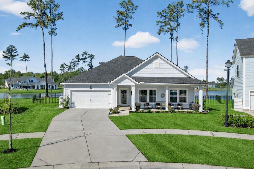 Photo of 720 Newbury Street, Summerville, SC 29486 (MLS # 26004387)