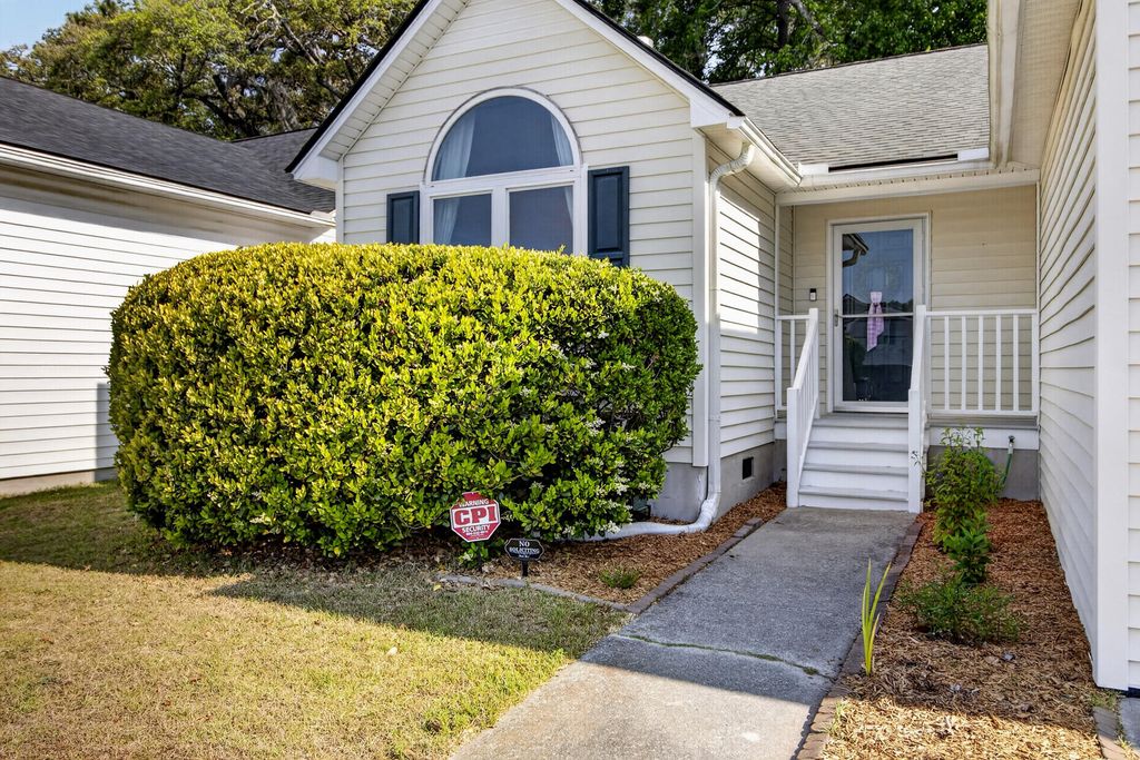Photo of 470 Cessna Avenue, Charleston, SC 29401 (MLS # 26012327)