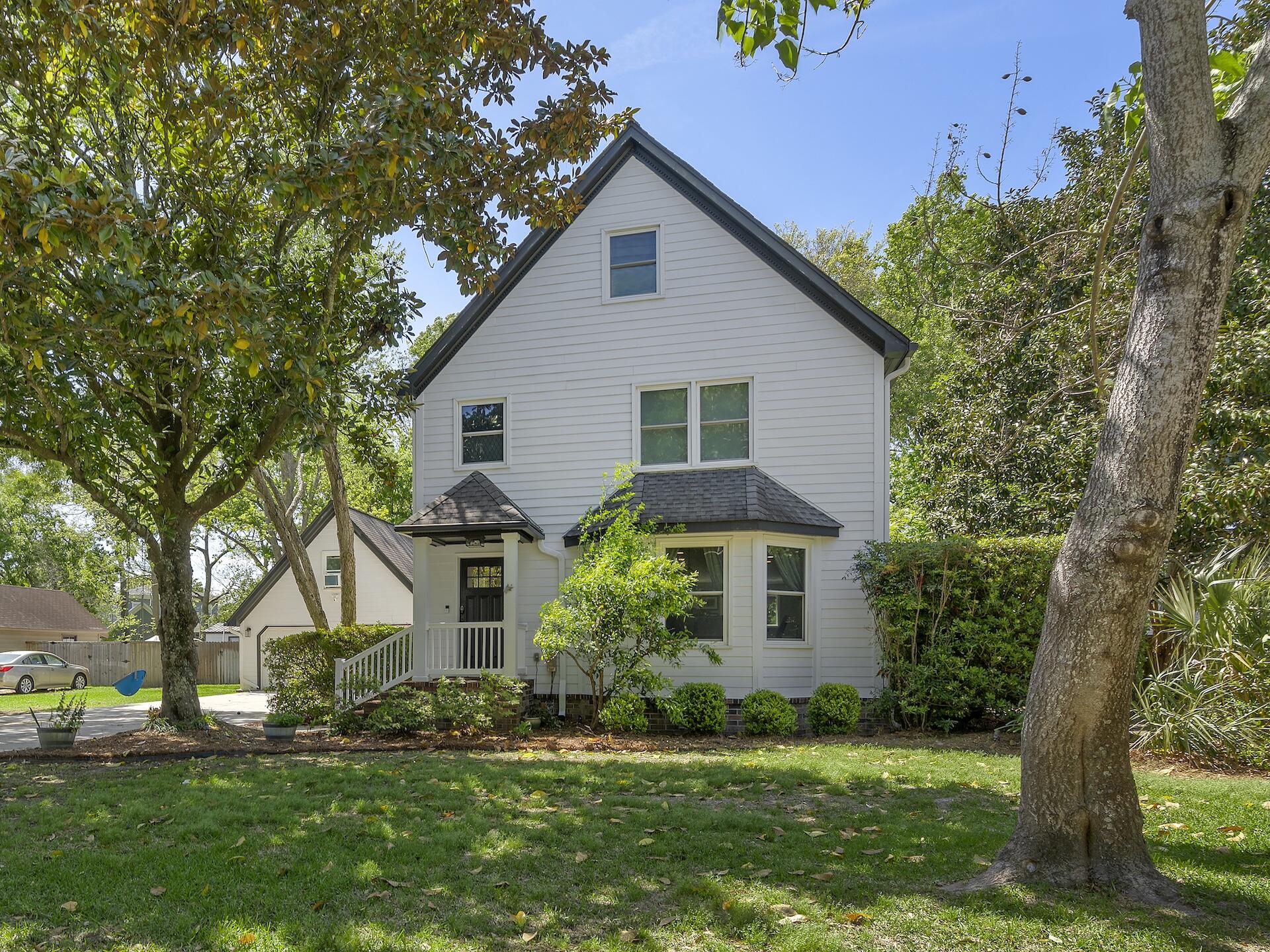 699 Castle Pinckney Drive