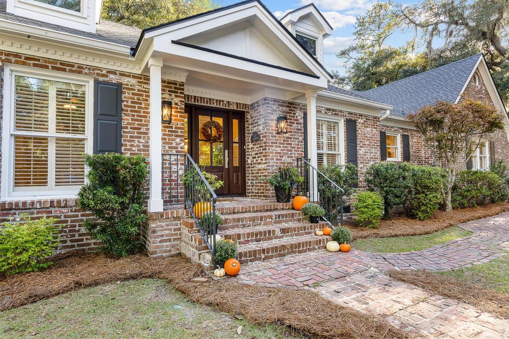 Photo of 103 President Circle, Summerville, SC 29483 (MLS # 26000822)