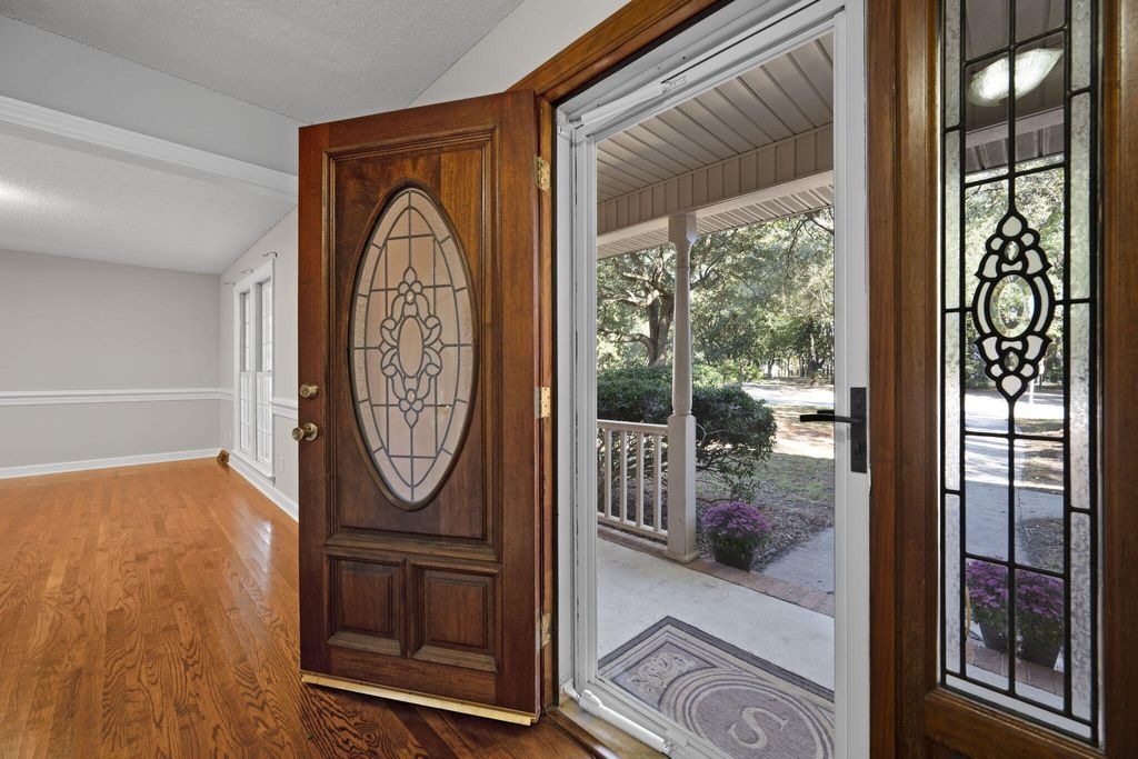 Photo of 17 Plantation Circle, Summerville, SC 29485 (MLS # 26013173)