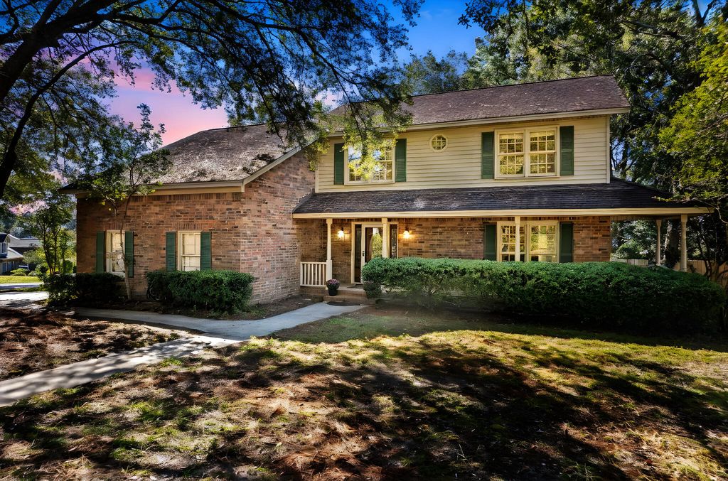 Photo of 17 Plantation Circle, Summerville, SC 29485 (MLS # 26013173)