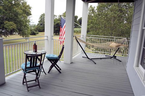 A home in Summerton