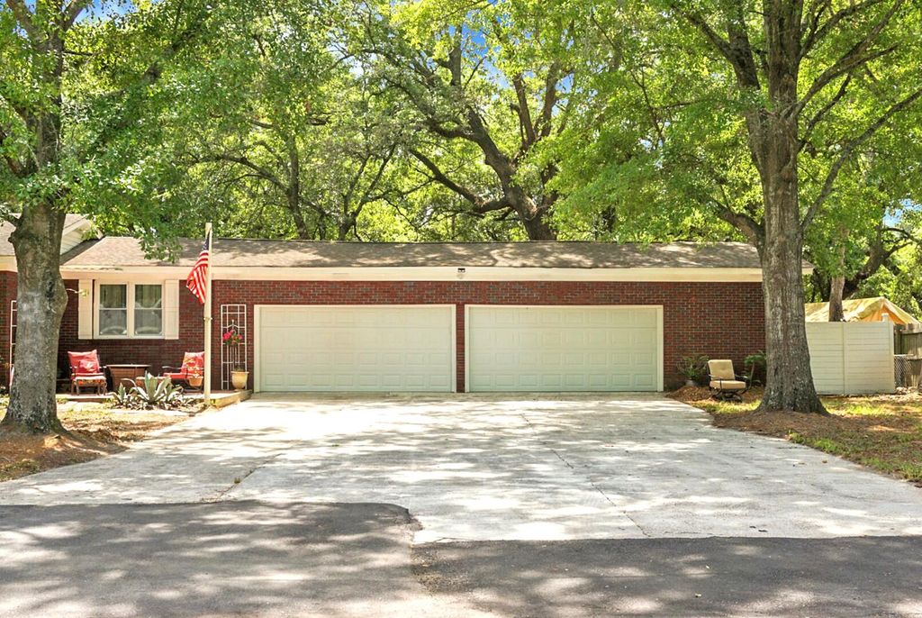 Photo of 106 Edmund Road, Goose Creek, SC 29445 (MLS # 26010546)