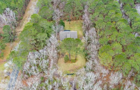 A home in Wadmalaw Island