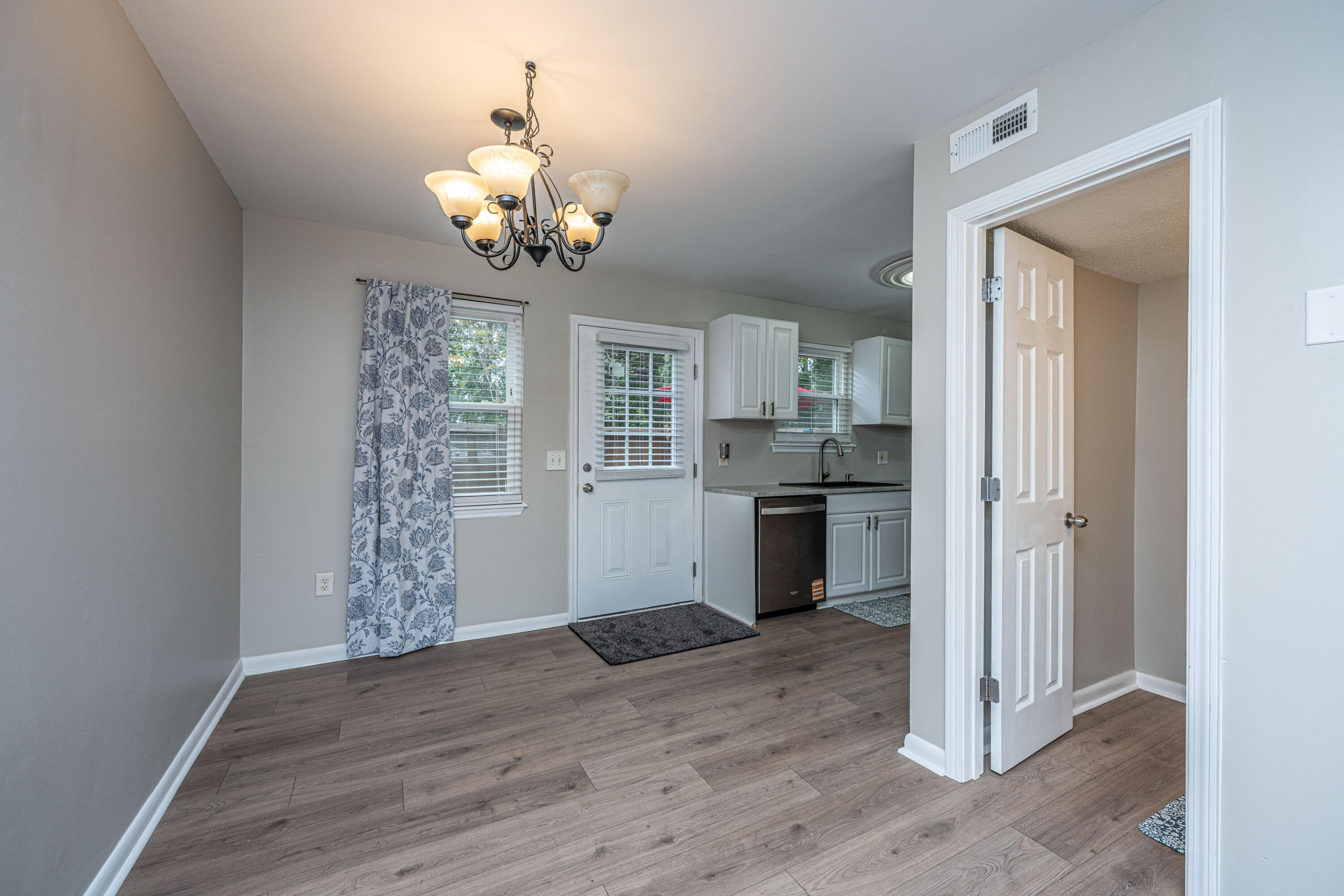 415 Parkdale Drive 15c