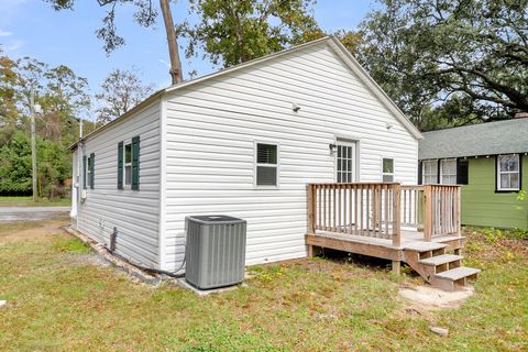 A home in North Charleston